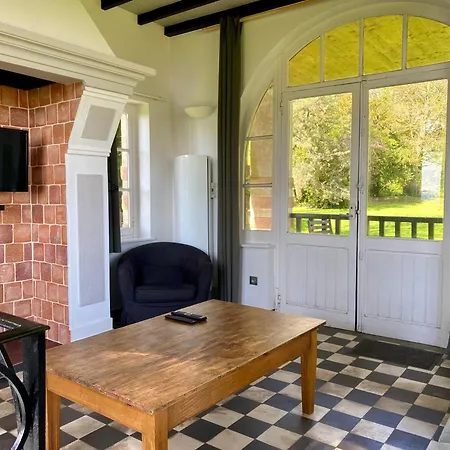 Les Du Tilleul De 펜션 *